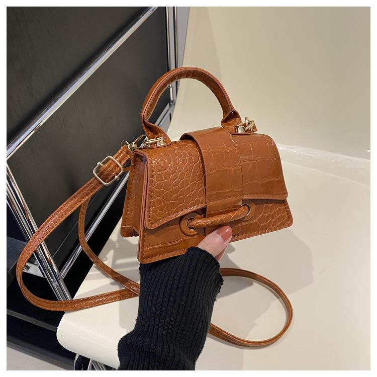 

Сумки ретро иностранный стиль сумка через плечо 2025 трендовая сумочка корейская версия весенняя мода простая сумка-мессенджер маленькая квадратная сумка женская сумка темно-коричневого