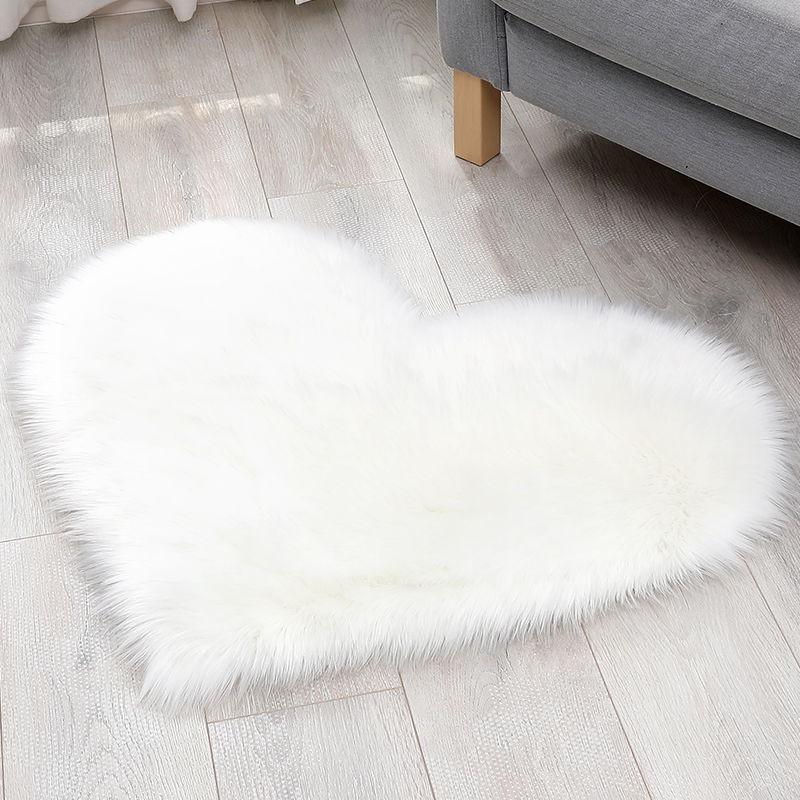 Nordic Heart-shaped Plush Rug - Imitation Wool Wedding Decor Mat