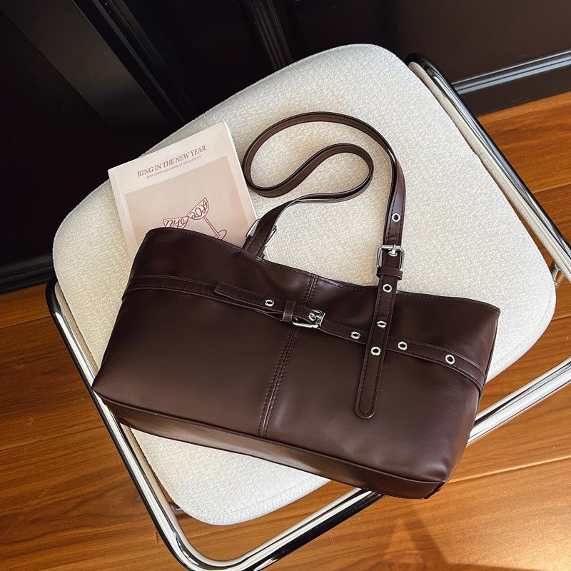 

Retro large-capacity bag women s new trendy fashion tote bag niche shoulder underarm bag locomotive bag