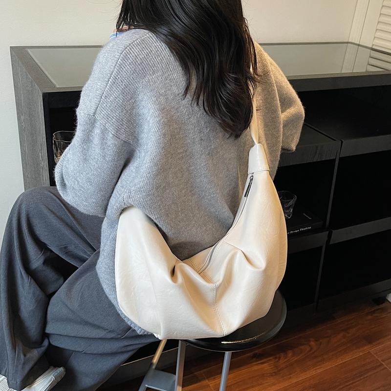 Vintage Soft PU Leather Shoulder Bag Women Large Capacity Crescent Hobo Bag Wide Strap Sling Bag for Work Travel and Casual Outings