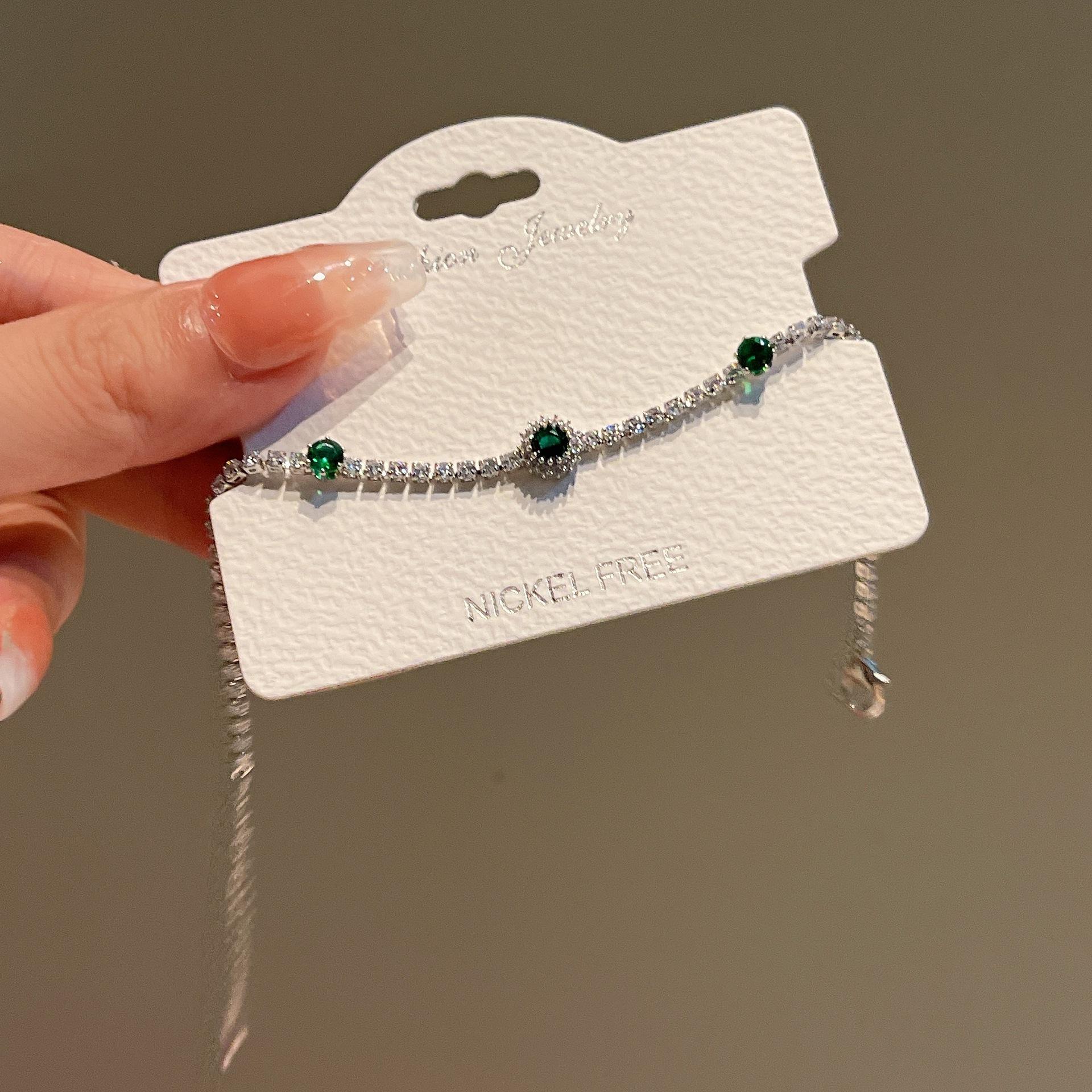 

Серебряный браслет с блестящим цирконом, южнокорейский нишевый дизайн, простая универсальная пряжка-лобстер, три круга, ремень для переноски cuprozircon серебряный