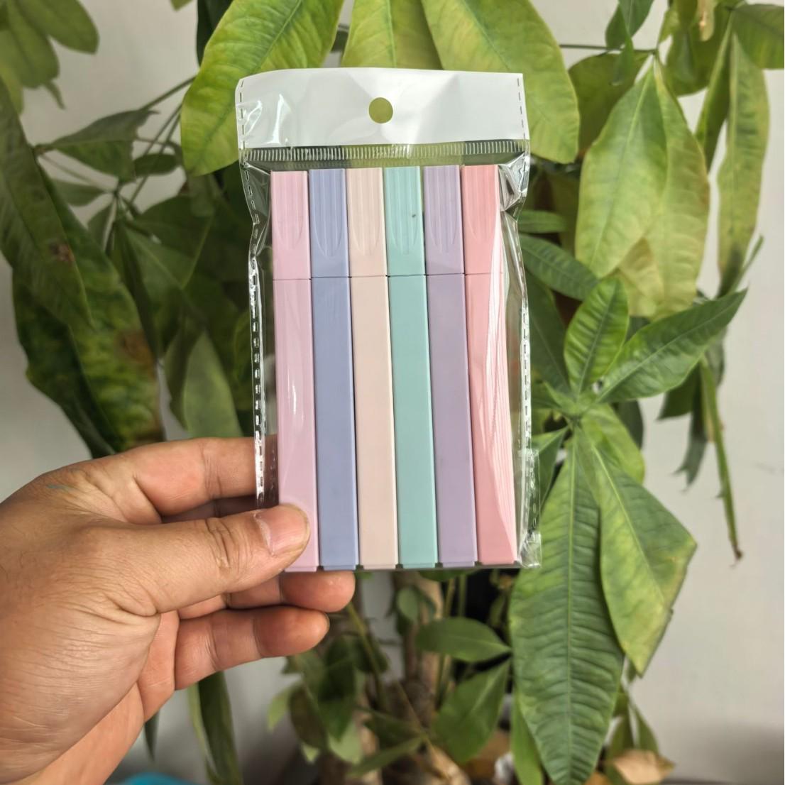 

Creative 6-Color Soft Tip Highlighter Set for Students and Journaling Chisel Tip