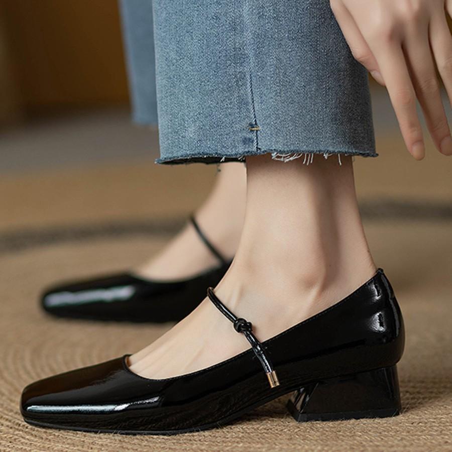 2025 spring red patent leather square head light mouth thick low heel French retro word with Mary Jane single shoes women