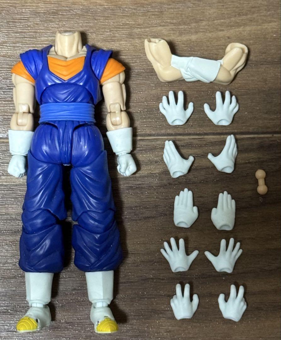 

[USED] Super Saiyan 3 Vegito S.H.Figuarts Size