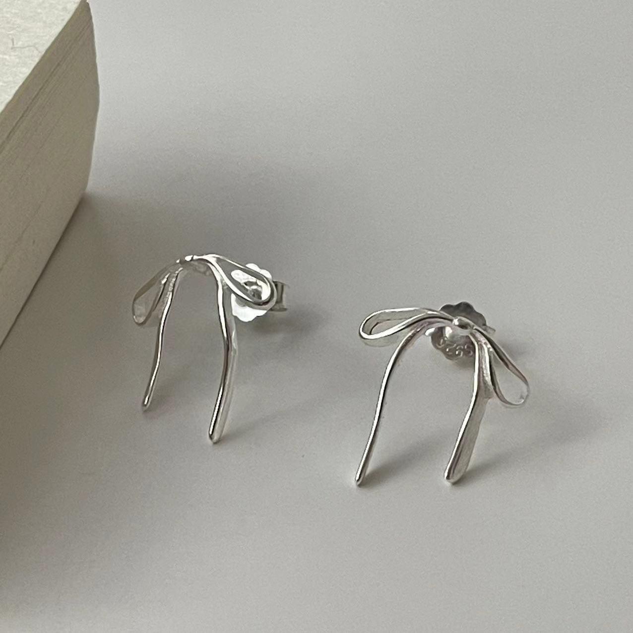 S925 Sterling Silver Bow Stud Earrings: Elegant, Sweet, and Versatile Jewelry for Women. 925 Silver