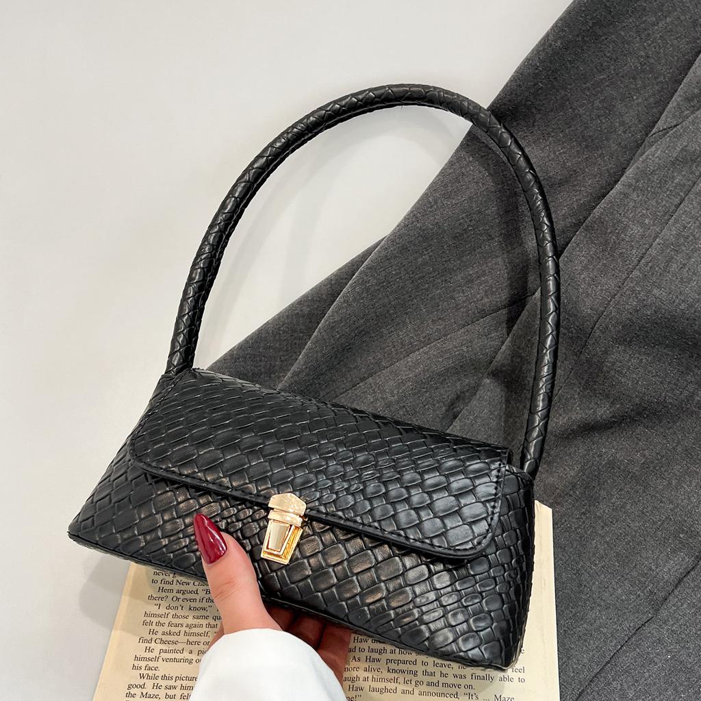 European and American fashion retro niche woven bag small bag women's 2025 new versatile casual portable shoulder armpit bag