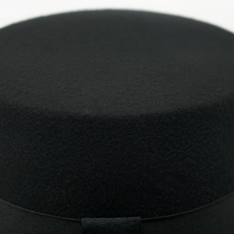 Autumn Winter Large Flat Brim Woolen Warm Hat Retro British Style Black Ribbon Flat Top Gentleman Style for Men Women Casual