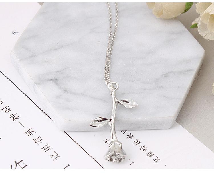 

2018 Foreign Trade New Delicate Three-color Rose Pendant Necklace To Send Girlfriend Valentine s Day Gift Necklace Women Choker медный