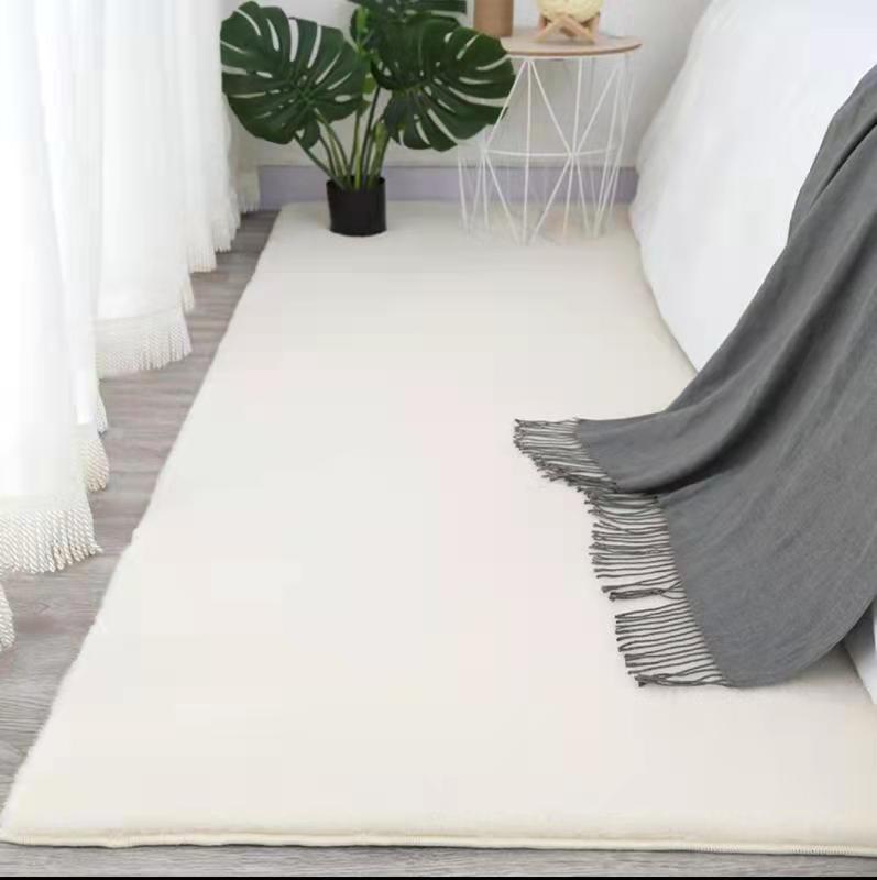 

Ковер из синтетического меха кролика: Современный коврик для гостиной и спальни, толстый, моющийся, для прикроватных тумбочек и журнальных столиков 40 Yuan/square meter