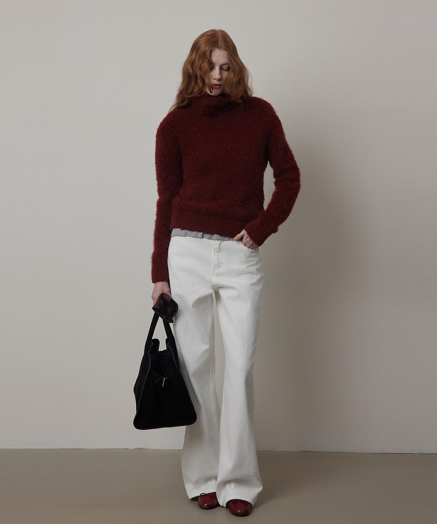 Kwinseulaebis Hairy Alpaca Warm Turtle-Neck Knit