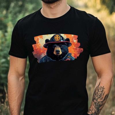 T-Shirt Herren Schwarzbär als Feuerwehrmann Motiv Baumwolle Größe XS bis 5XL