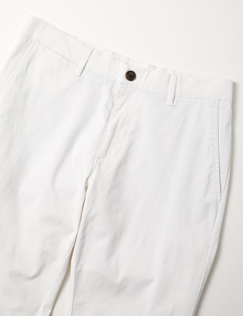 Amazon Essentials Men's Washed Athletic Fit Comfort Stretch Chinos (formerly Goodthreads), White, Size W31 / L34