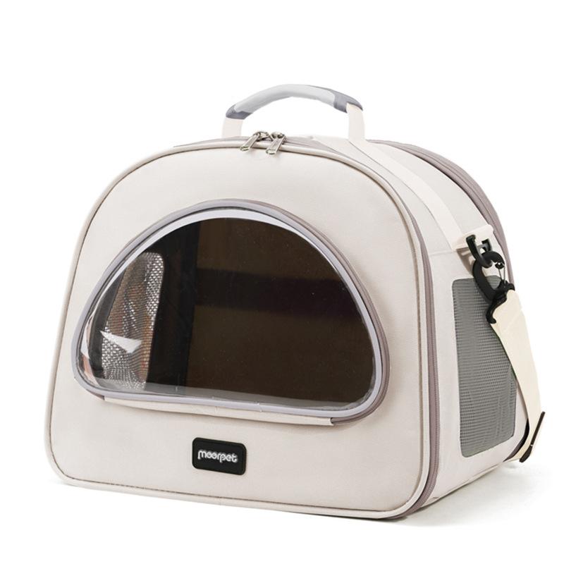 The new pet bag is breathable and convenient for travel. It is easy to fold and can be carried by hand or slung across the body
