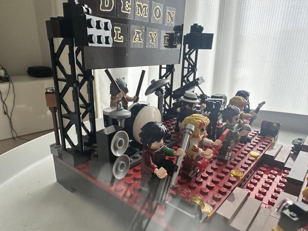[USED] LEGO Demon Slayer Rock Band Edition