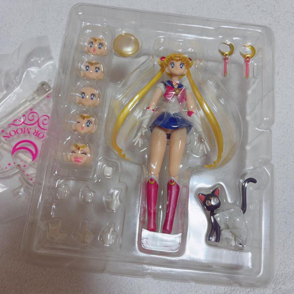 [USED] Price Reduced! BANDAI S.H.Figuarts Sailor Moon Figure
