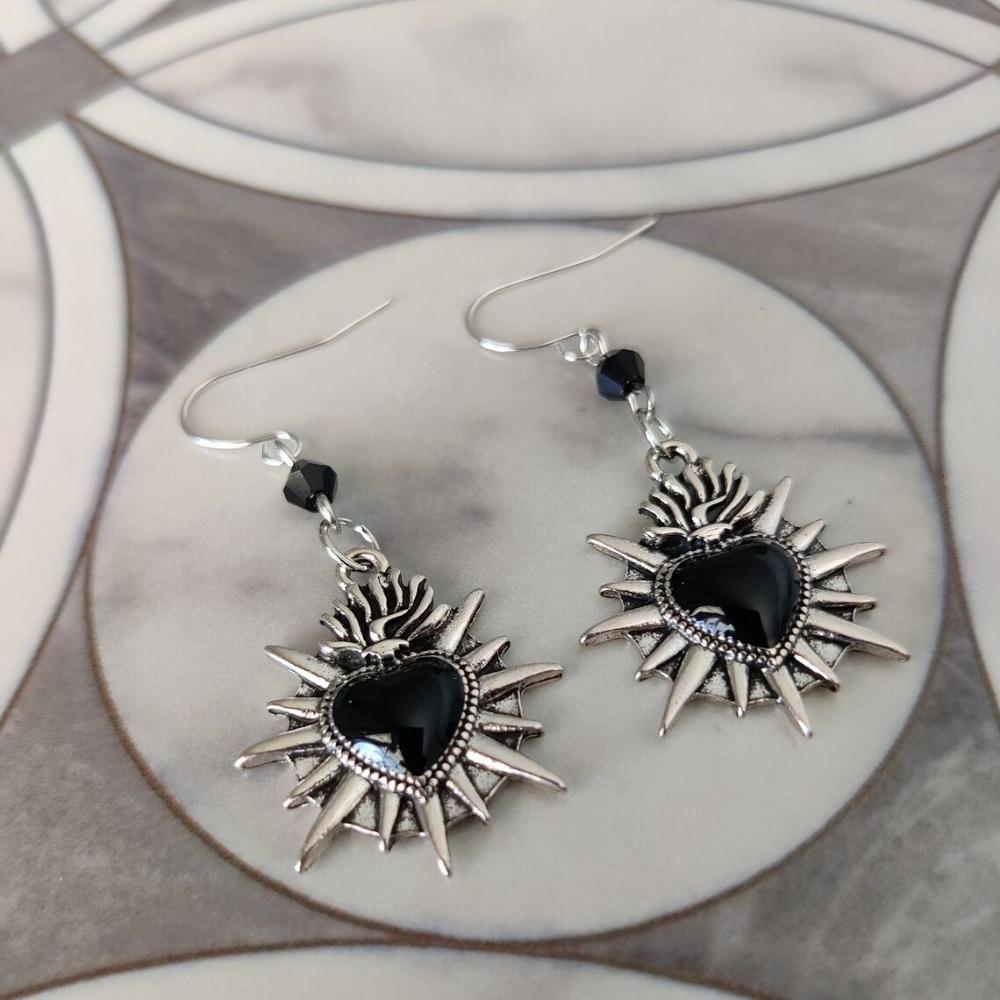 Gothic Retro Sliver Color Flame Sacred Heart Talisman Black Heart Shape Dangle Earrings for Women Hallowmas Party Jewelry Gifts