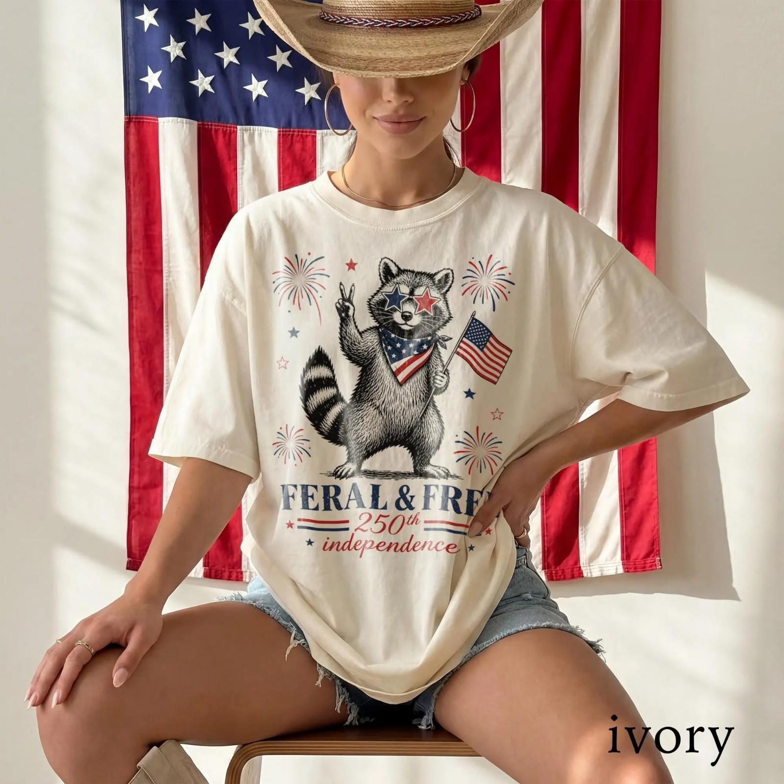 USA 250th Anniversary Feral and Free Raccoon Tee Funny Patriotic America T-Shirt XL
