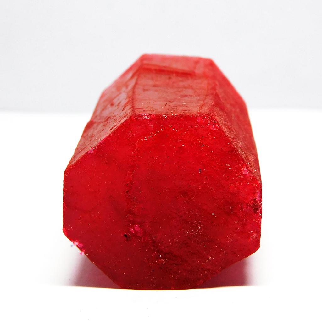 Natural Red Ruby Loose Gemstone Rough 516.45 Ct for Lapidary and Gem Collections