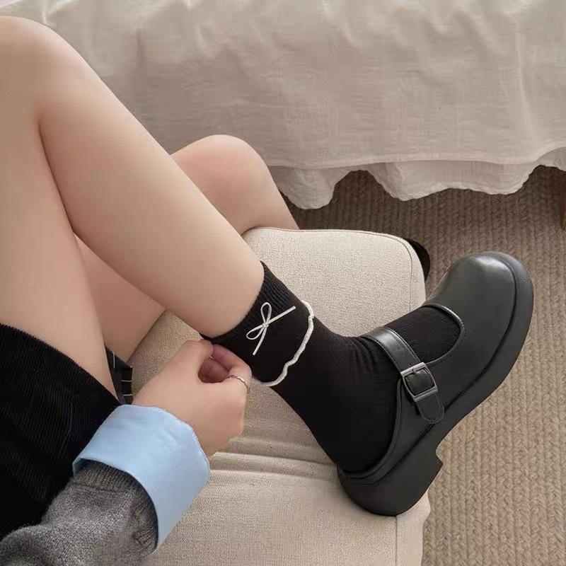 Milk White Medium Tube Socks Women'S College Style Stacking Socks Bow Fungus Edge Socks