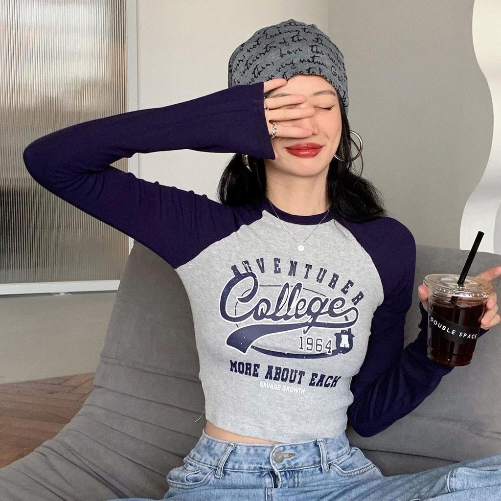 Krátké tričko s písmenným potiskem Dámské podzimní americké retro Slim Fit a tenké dívčí košile s dlouhým rukávem.