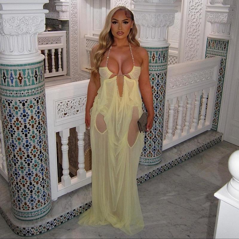 

2025 Summer European & American Mesh See-Through Halter Dress: Sexy Low-Cut Holiday Style for Women Medium жовтий