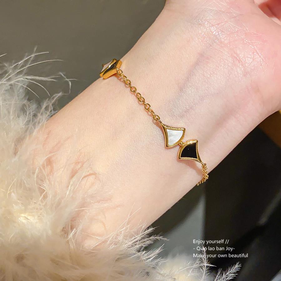 Fashion Geometric Shell Cuff Bracelet With Gold Plating For Women Jewelry Gift