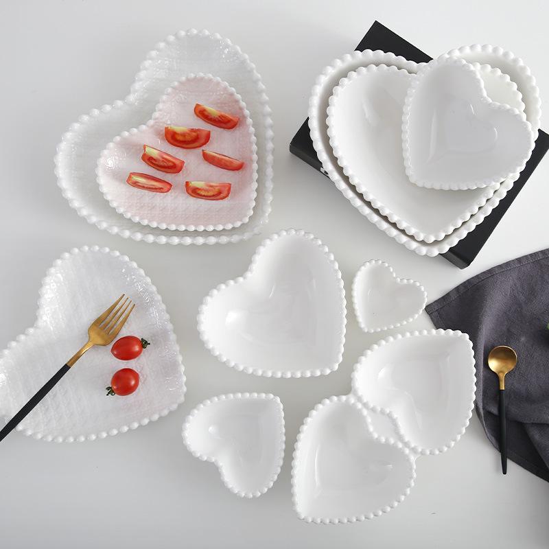 White Ceramic Heart Plate Delicate Salad Dessert Bowl Multi-Grid Snack Bowl Creative Peach Heart Cake Breakfast Plate Tableware