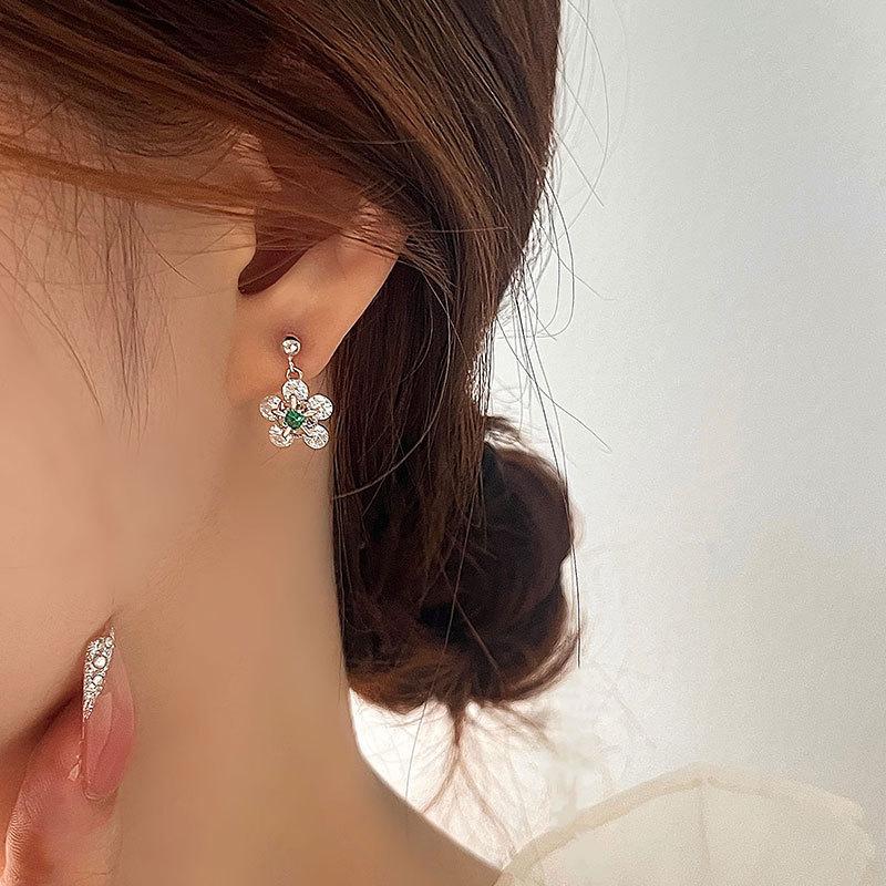 Light Luxury Palace Style Emerald Diamond Flower Earrings Flower Pendant Temperament Fashion