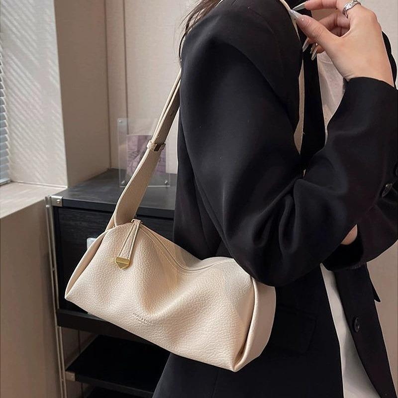 Single-shoulder Women's Bag - A Small, Exclusive, Simple and Casual Crossbody Pillow Bag for Women