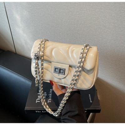 Hochwertige kleine Tasche, neue vielseitige Sommerkette, Umhängetasche, kleine quadratische Tasche.