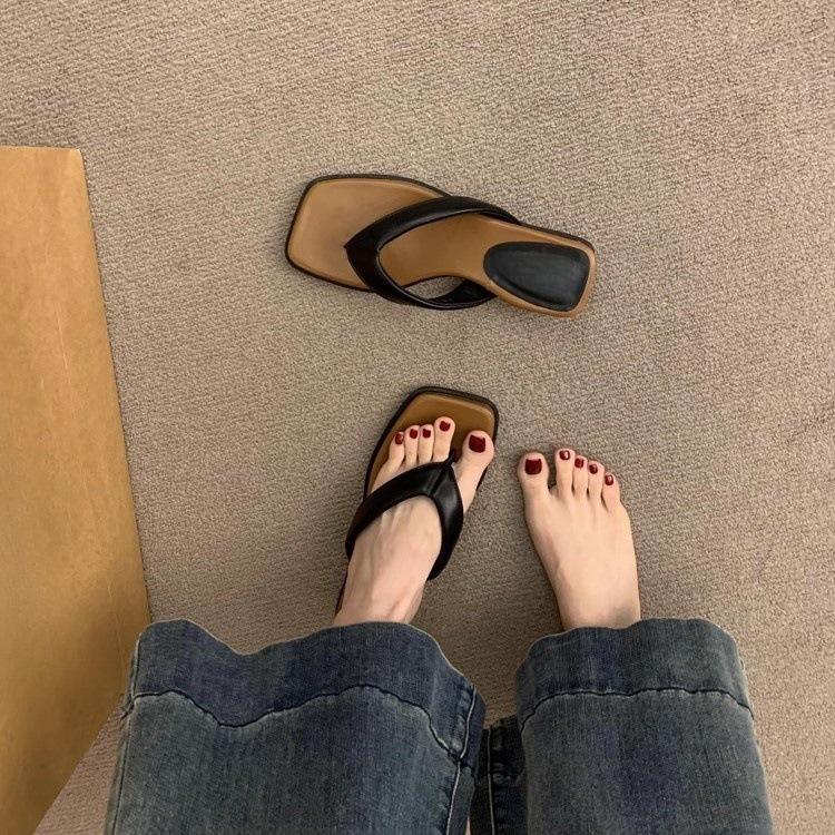 Soft-soled cool slippers women's summer wear French evening breeze silver flip-flops thick-soled sandals beach shoes women