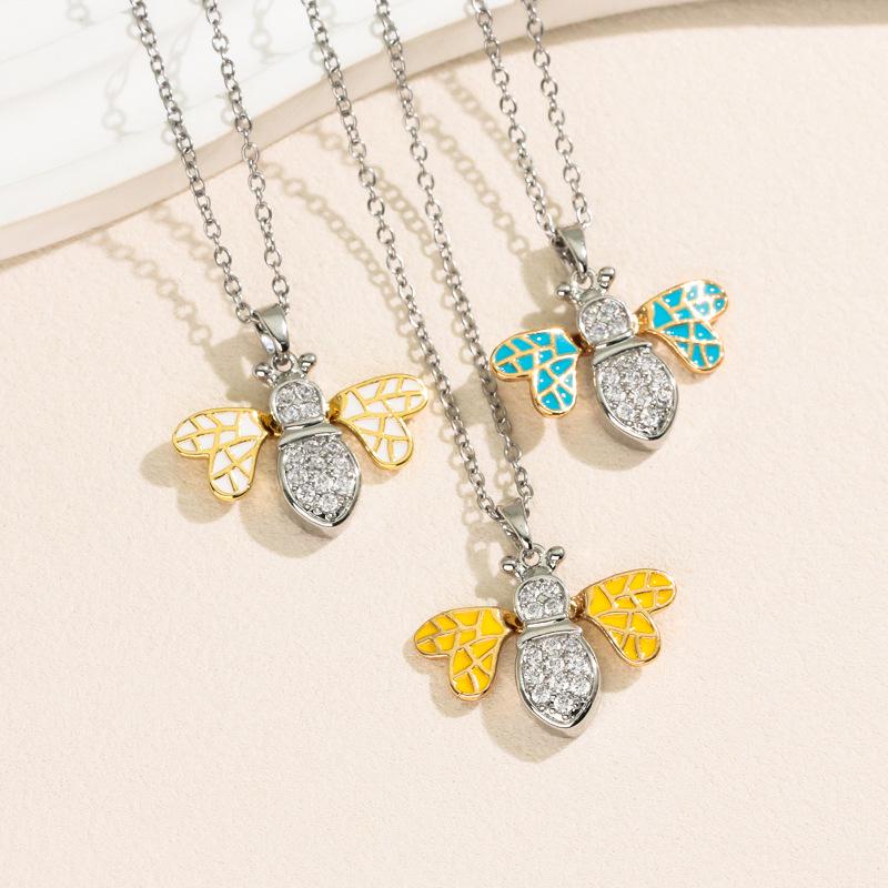 Multicolor Little Bee Pendant Necklace: European & American Style, Simple Oriental Pastoral Design for Women