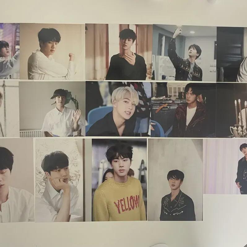 

Партия фотографий Сокджина с сегодняшней выставки BTS