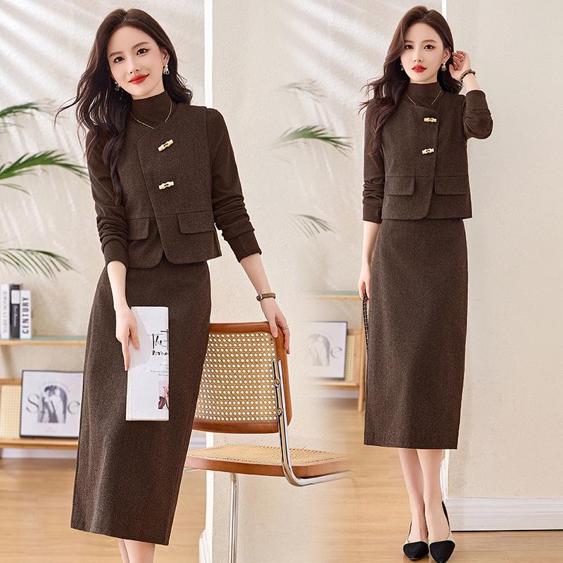 Chic Women's 2025 Winter Three-Piece Set: Fashionable Long-Sleeve Vest & Half-Body Skirt - ME5502