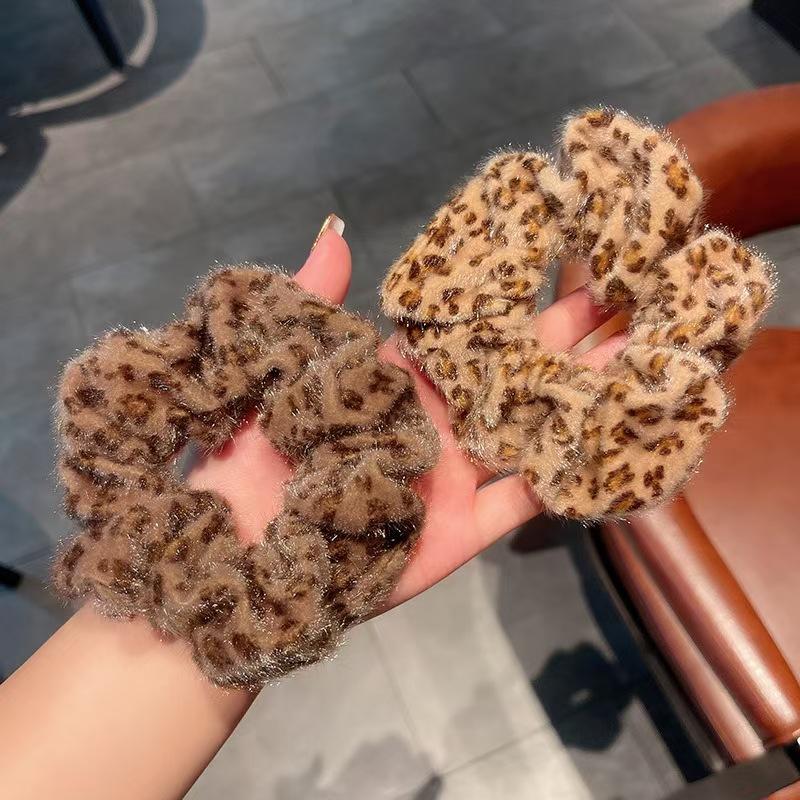 Winter Women Leopard Elastic Hair Bands for Girls Vintage Soft Plush Ponytail Head Band Hair Accessories Lady Hair Tie Rope
