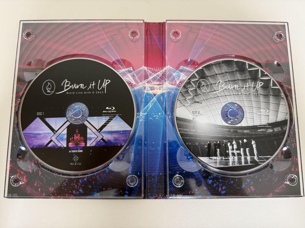 [USED] NiziU BURN IT UP in TOKYO DVD