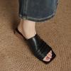Mode NEU Sommer Damen Hausschuhe Eckige Zehenpartie Klobiger Absatz Schuhe Echtes Leder Schuhe für Damen Prägnante Plissierte Damen Sandalen Zehentrenner
