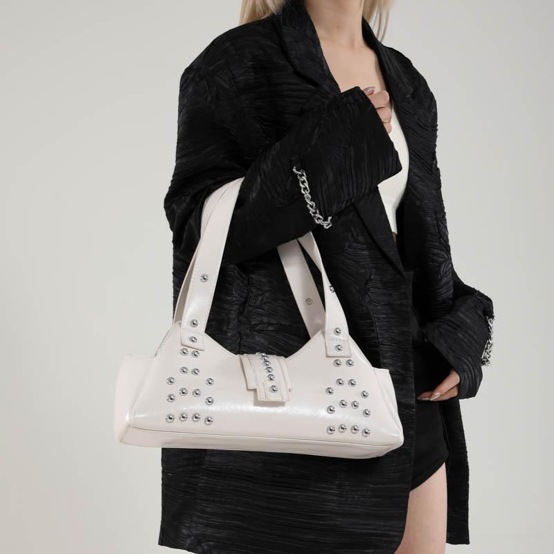 New Retro Rivet Tote Bag Fashionable and Personalized Shoulder Underarm Bag For Women Trend Large Capacity Purse and Handbags AVE