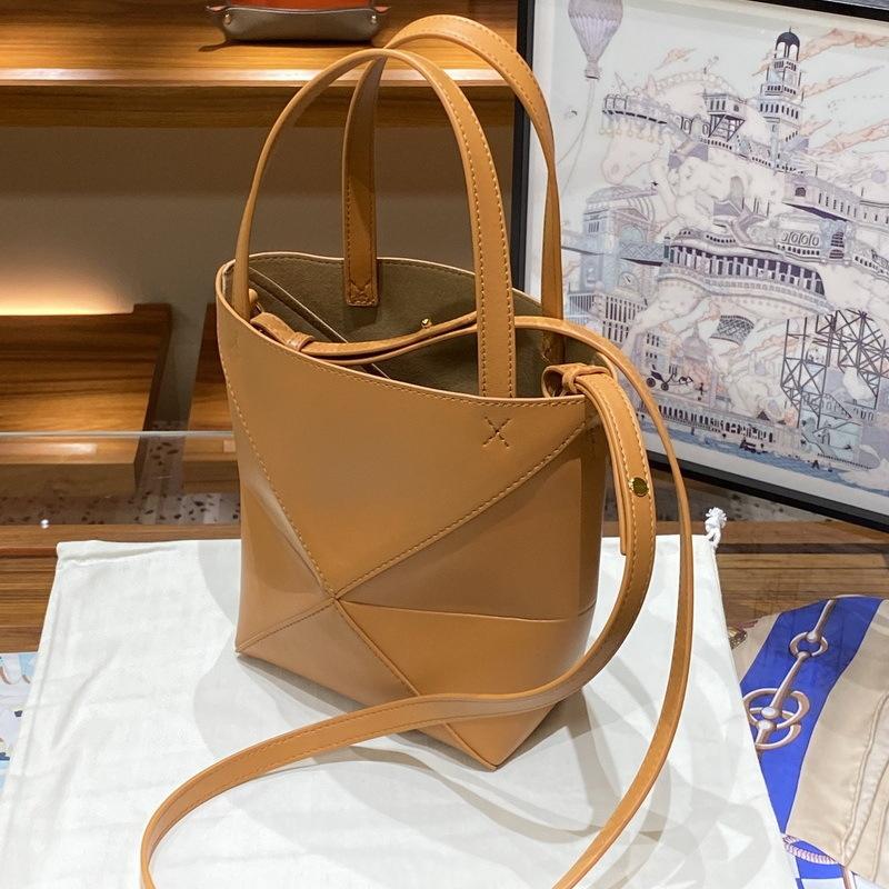 2026 New Genuine Leather Women's Bag Deformation Geometric Splicing Folding Tote Single Shoulder Diagonal Cross Trendy Manufacturer