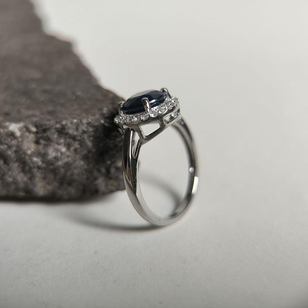Silver Ring with Natural Sapphire 2.895ct, Cubic Zirconias, Item Weight 2.97 G (2180913)