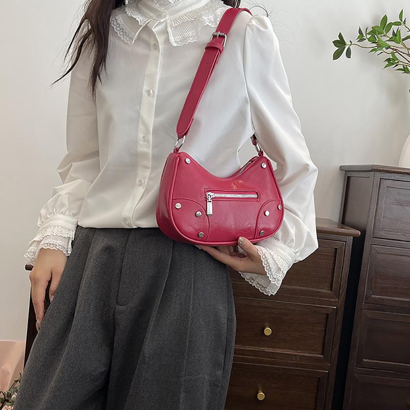 Design Sense High Street Rivet Underarm Bag Fashion Korean Spice Girls All-match Shoulder Bag  New Commuter Crossbody Pack