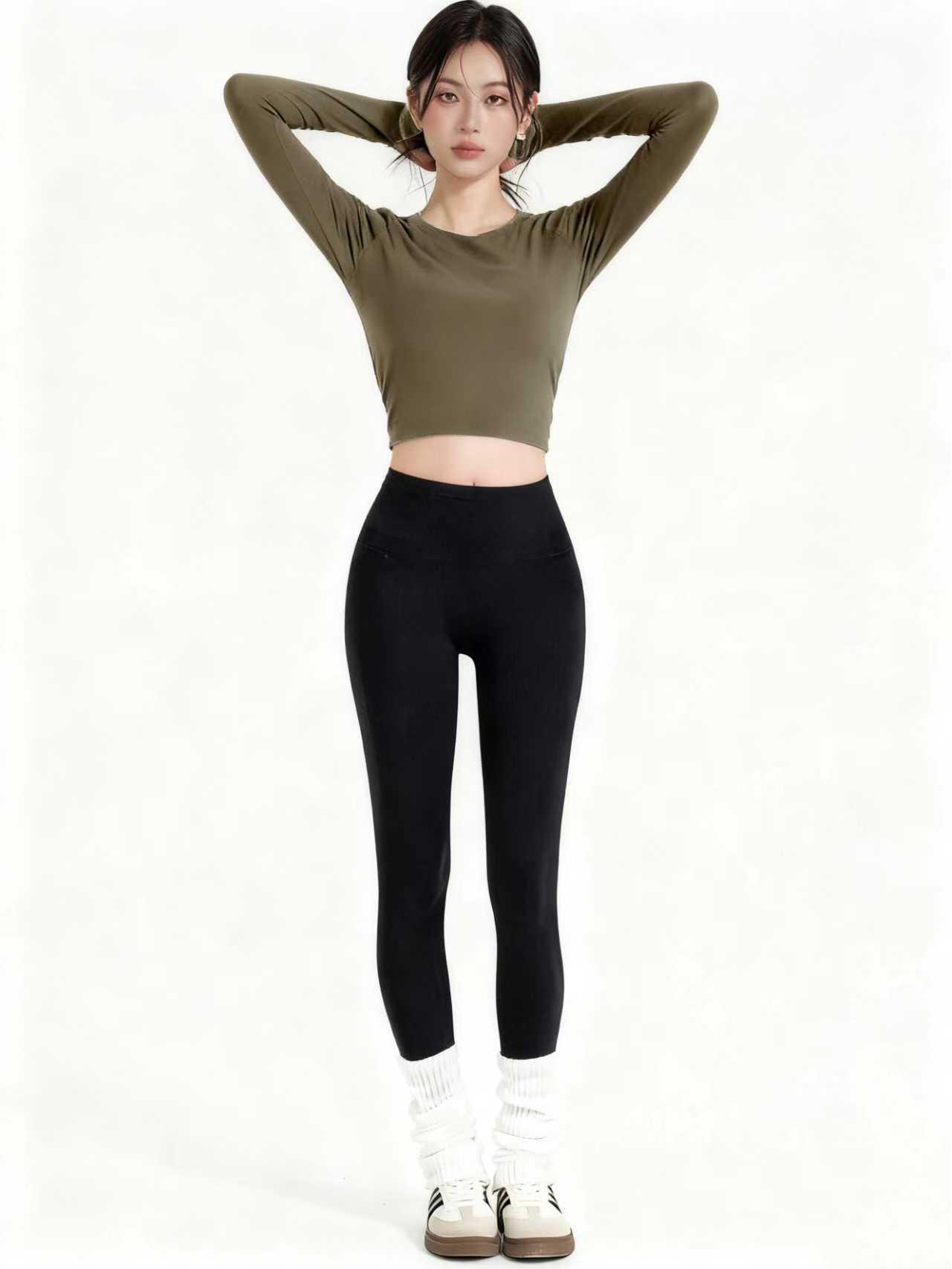 

Integrated Cup Long Sleeve Yoga Top with Sports Bra - J787 M (95-115 jin)