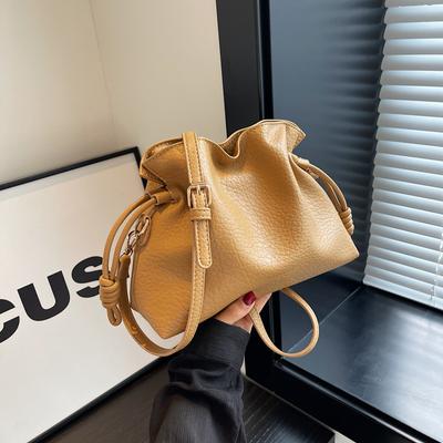 Messenger Bag Women's New Large-capacity Commuter Drawstring Bucket Bag