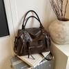 Retro and Elegant Women's Handbag - Simple Tote Bag with Large Capacity for Short Trips and Cross-body Carrying.