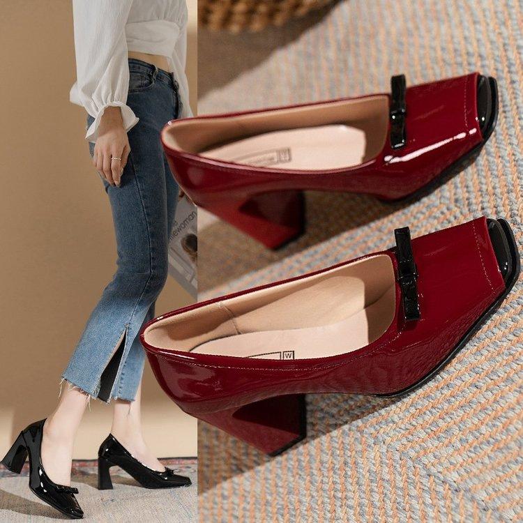 

Знаменитые туфли Мэри Джейн в стиле маленького аромата, бордовые, с маленьким бантиком, квадратным носком, банкетные, милые, комбинированные, на толстом каблуке, свадебные туфли для женщин 34 красный
