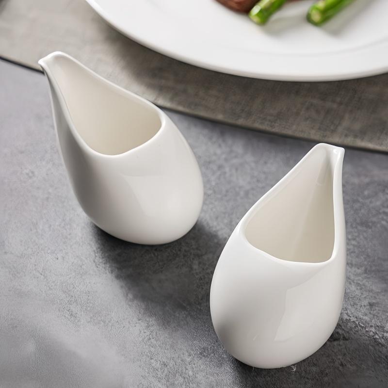 Creative Ceramic Mini Coffee Milk Jugs with Handle Milk Cup Milk Can Restaurant Gravy Boats Pure White