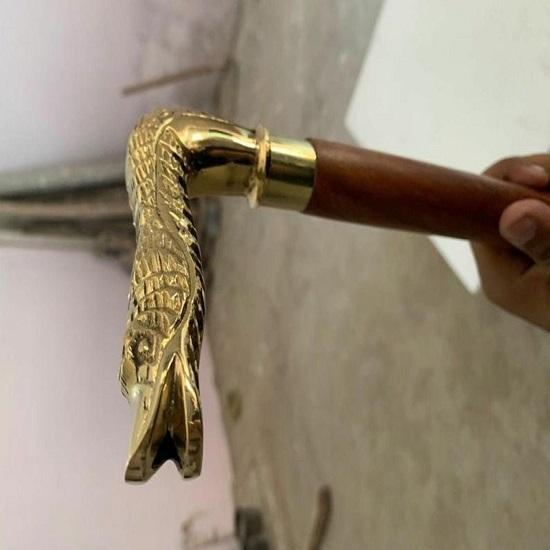 Schlangenkopf Messinggriff Faltbarer Holzspazierstock – 3-fach faltbarer Stock, Geschenk für Papa