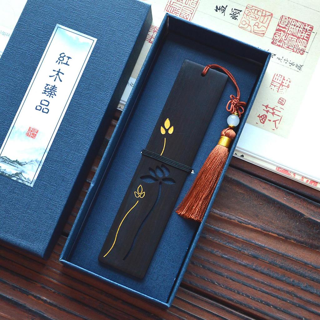 Ancient Sandalwood Lotus Bookmark: Gold-Painted Silver Openwork Creative Souvenir for Graduation and Back-to-School Gifts