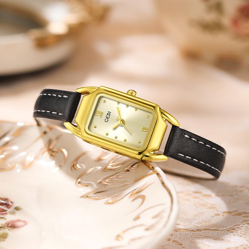 High-Value Small Sugar Cube Women'S Watch Niche High-End Belt Student Watch Fashion Saddle Shell Quartz Watch