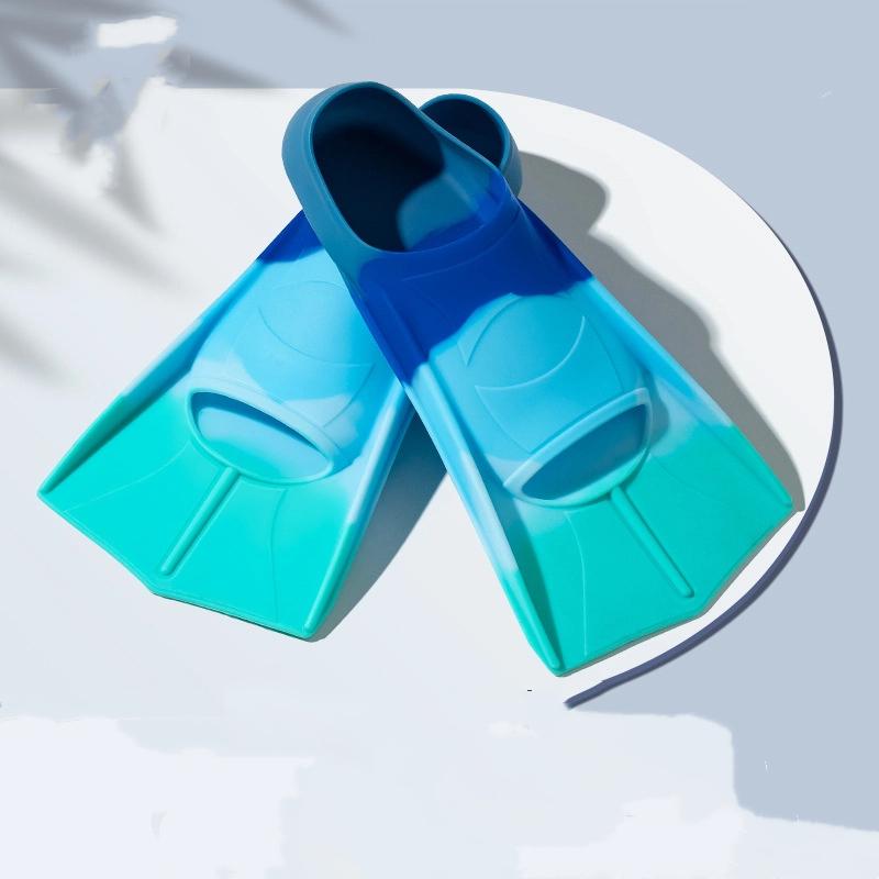 

Удобные силиконовые ласты для плавания для детей и взрослых - Подходящий размер для начинающих в плавании и дайвинге - Идеально подходят для тренировок и водных видов деятельности XXS